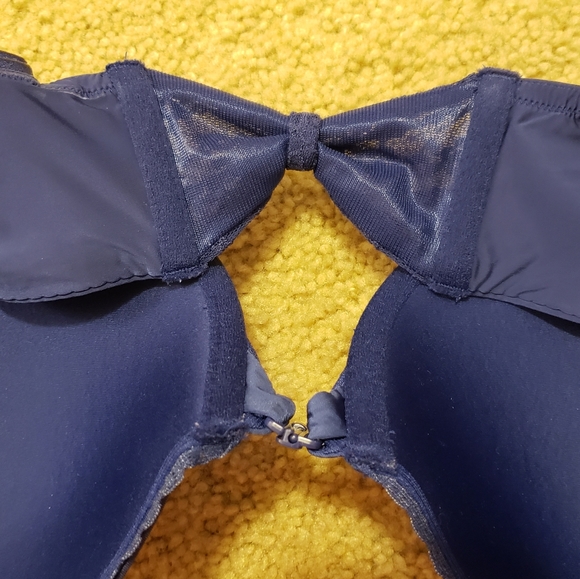 Victoria's Secret Navy Front Snap Closure Push-Up Bra, Size 36DD, EUC Like-New - Picture 7 of 8